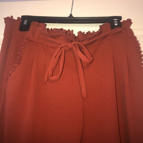 High-Waist PaperBag Trousers - Picture 2 of 2